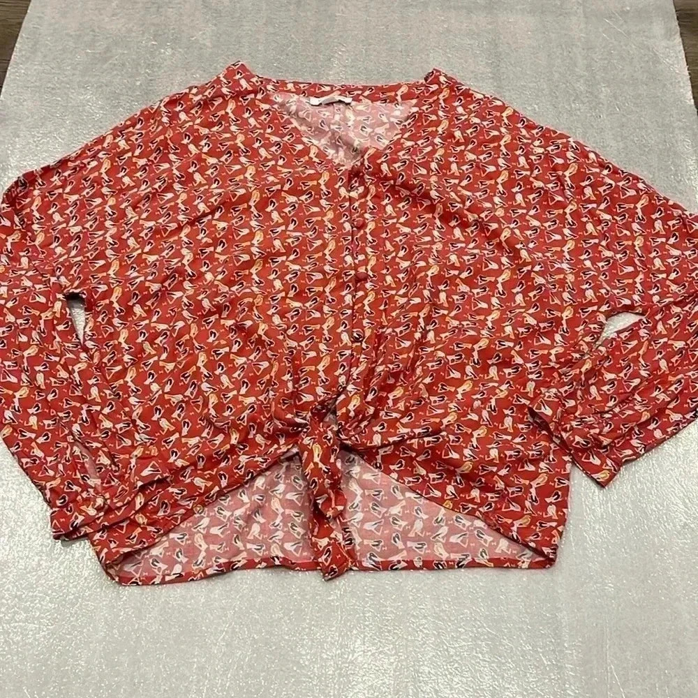 [L]BeachLunchLounge V Neck  Button Up Tie Hem LS Cropped Bird Blouse